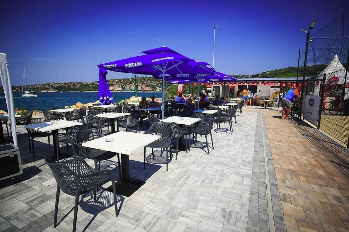 Hotel Stella Blue Floating House Portoroz Exterior foto