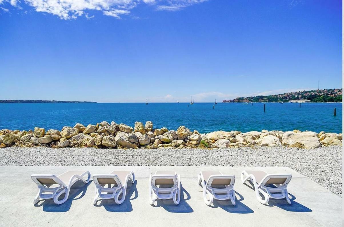 Hotel Stella Blue Floating House Portoroz Exterior foto