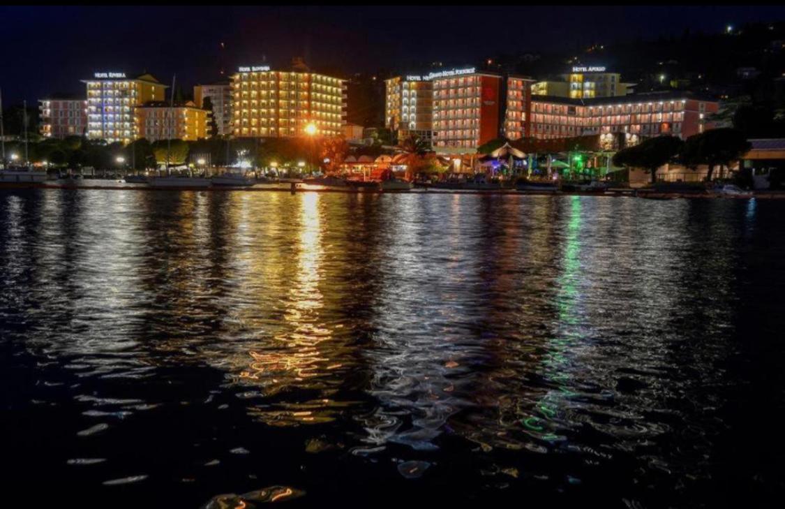 Hotel Stella Blue Floating House Portoroz Exterior foto