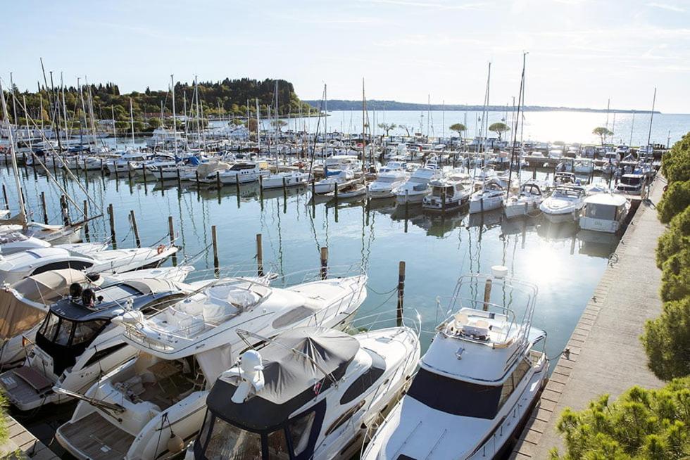 Hotel Stella Blue Floating House Portoroz Exterior foto