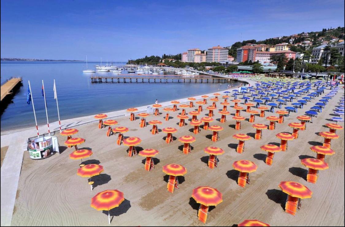 Hotel Stella Blue Floating House Portoroz Exterior foto