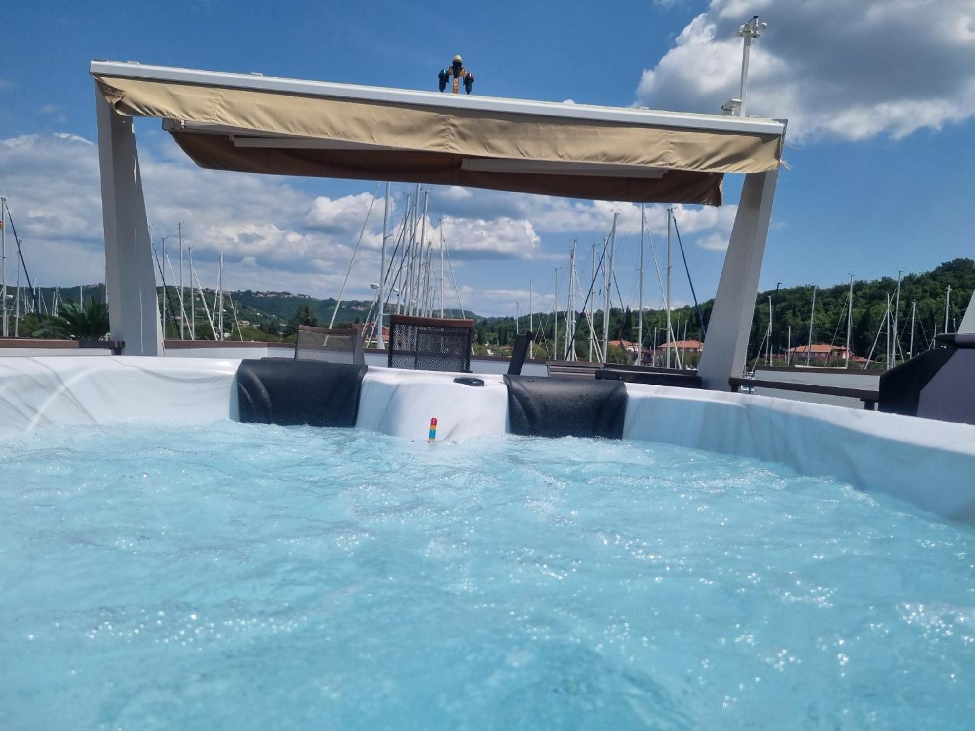 Hotel Stella Blue Floating House Portoroz Exterior foto