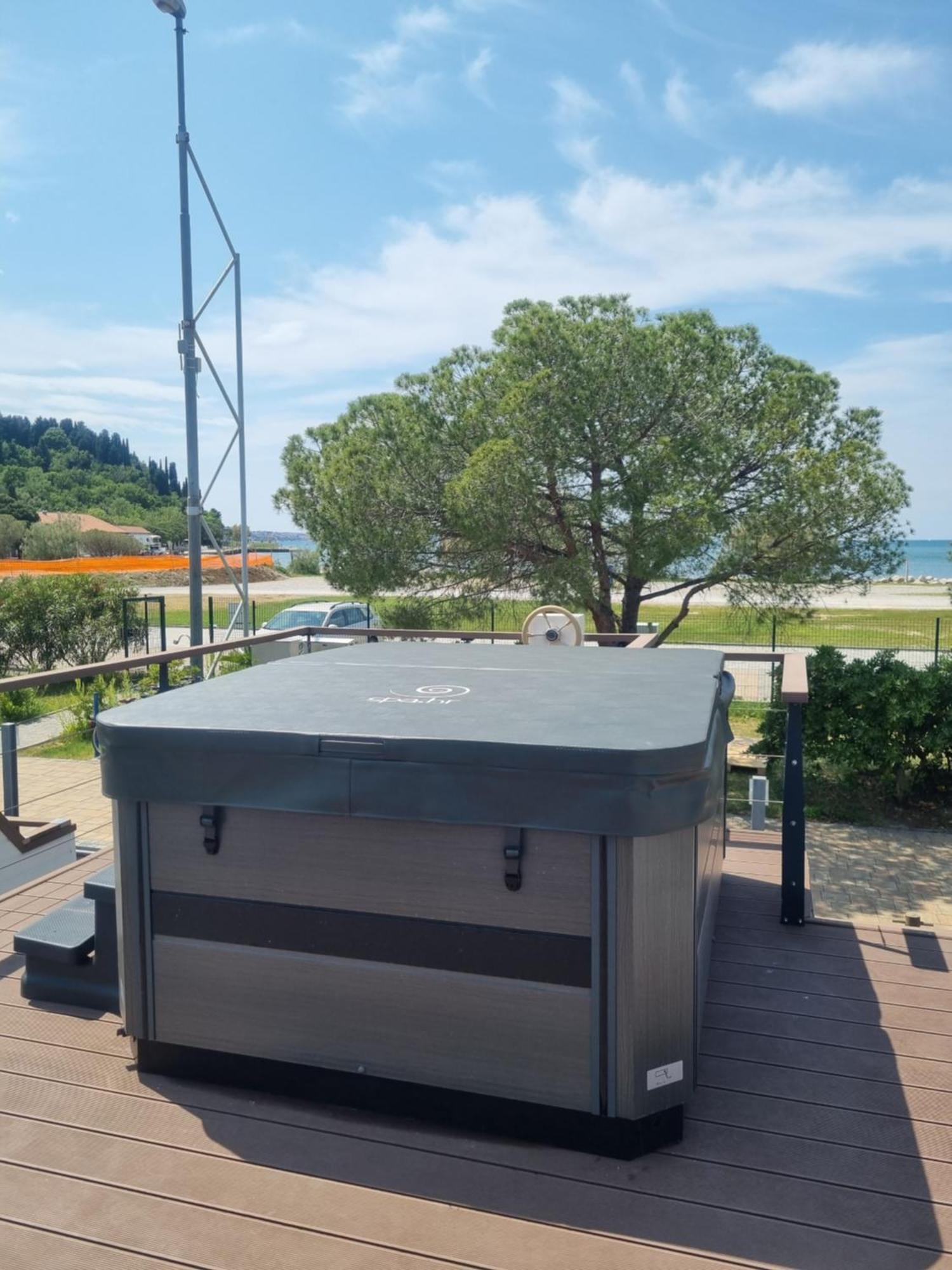 Hotel Stella Blue Floating House Portoroz Exterior foto