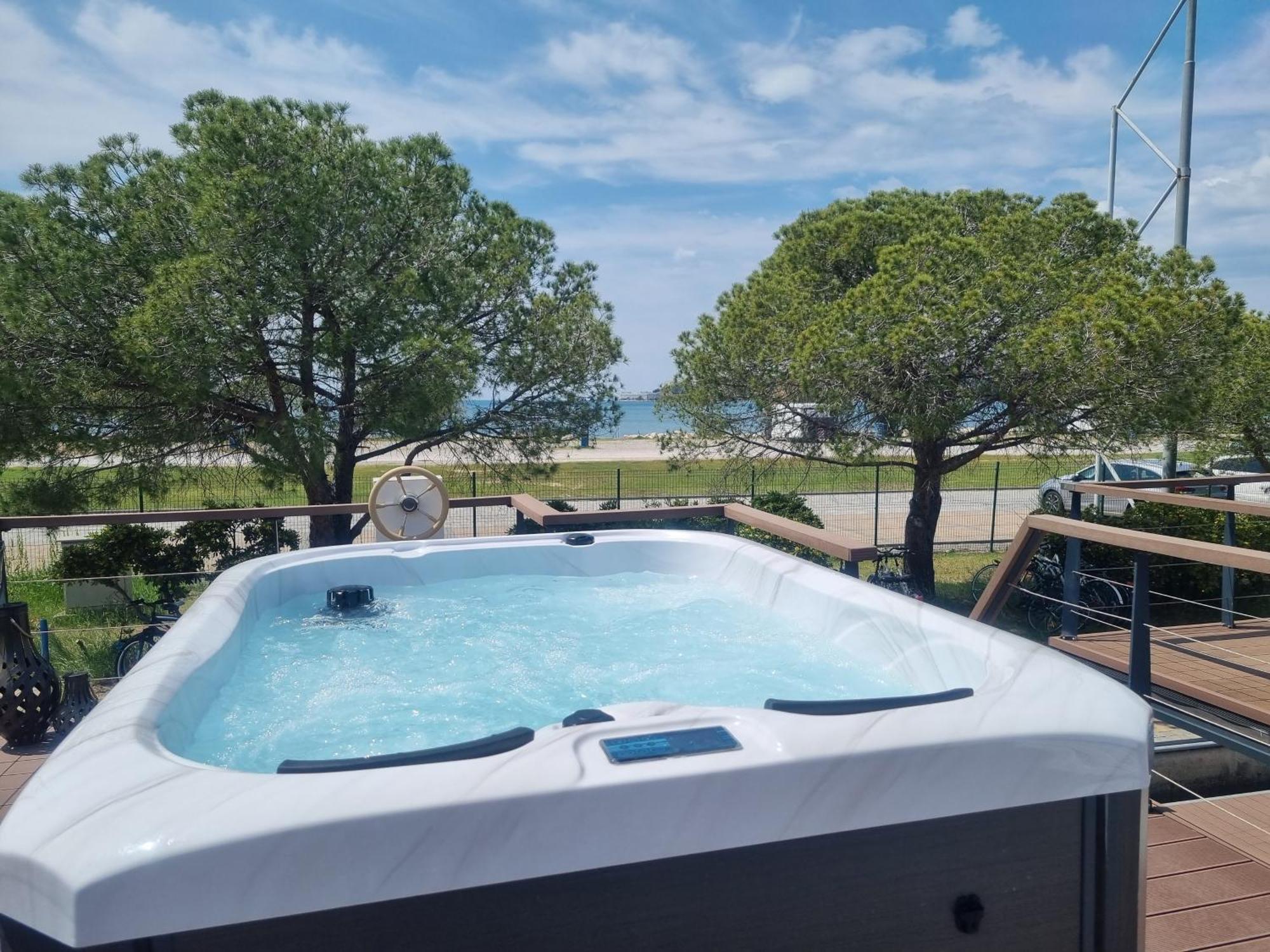 Hotel Stella Blue Floating House Portoroz Exterior foto