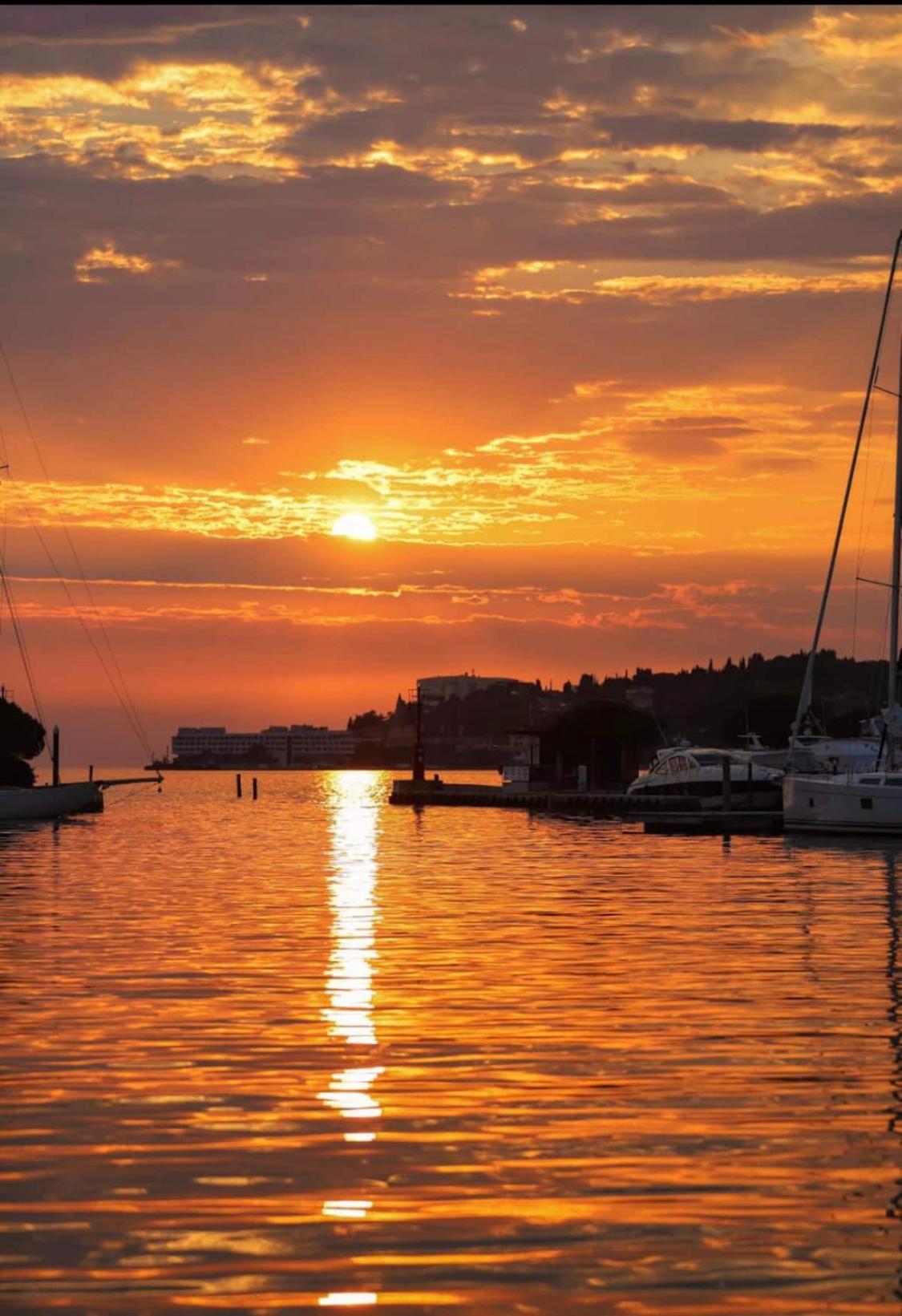 Hotel Stella Blue Floating House Portoroz Exterior foto