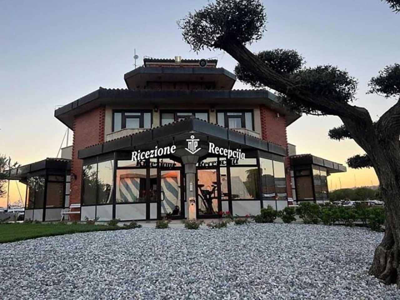 Hotel Stella Blue Floating House Portoroz Exterior foto